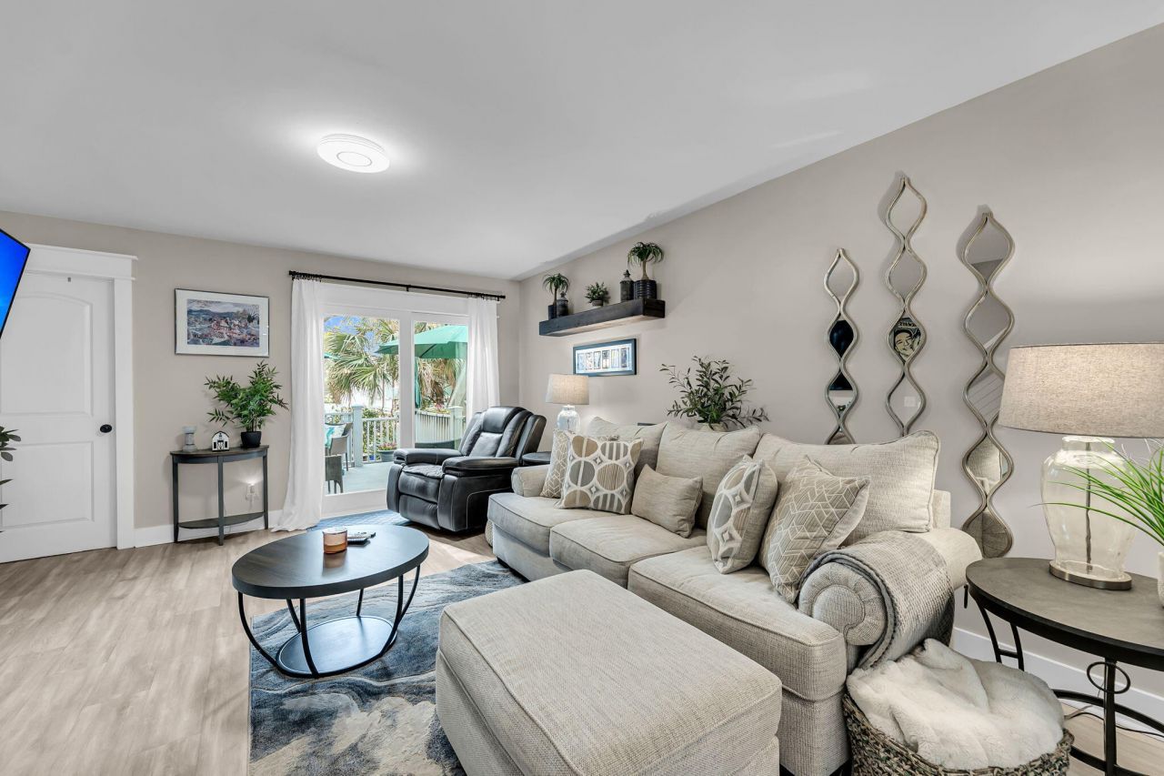 9 1/2 Halsey Street Photo 17