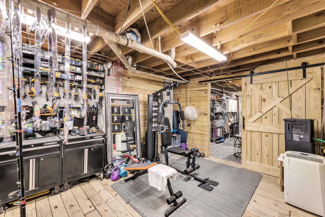 9 1/2 Halsey Street Photo 36