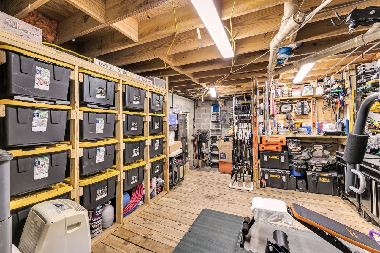 9 1/2 Halsey Street Photo 37