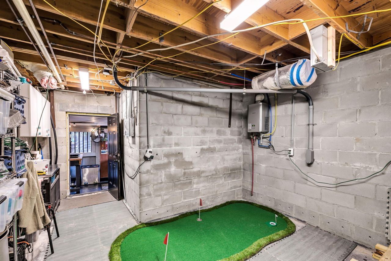 9 1/2 Halsey Street Photo 38