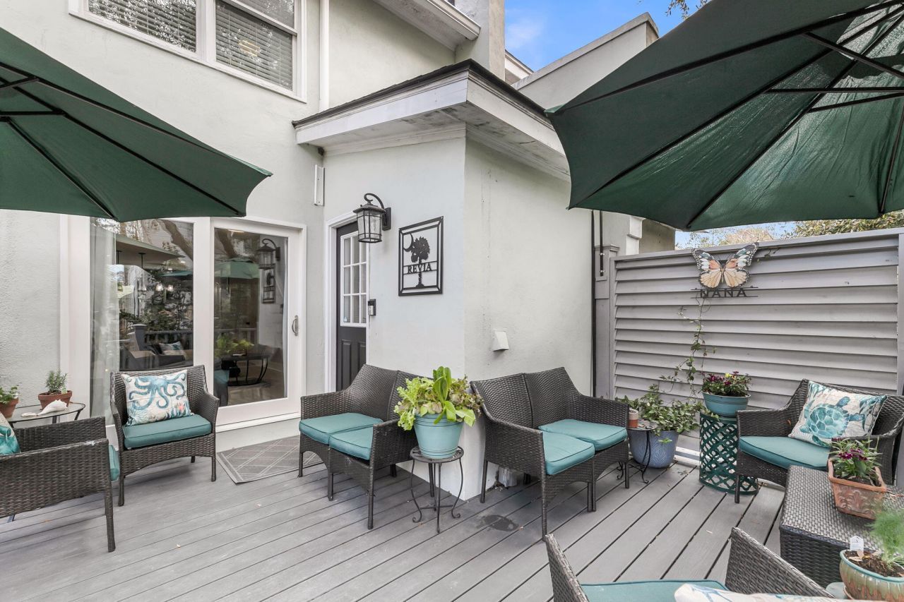 9 1/2 Halsey Street Photo 6