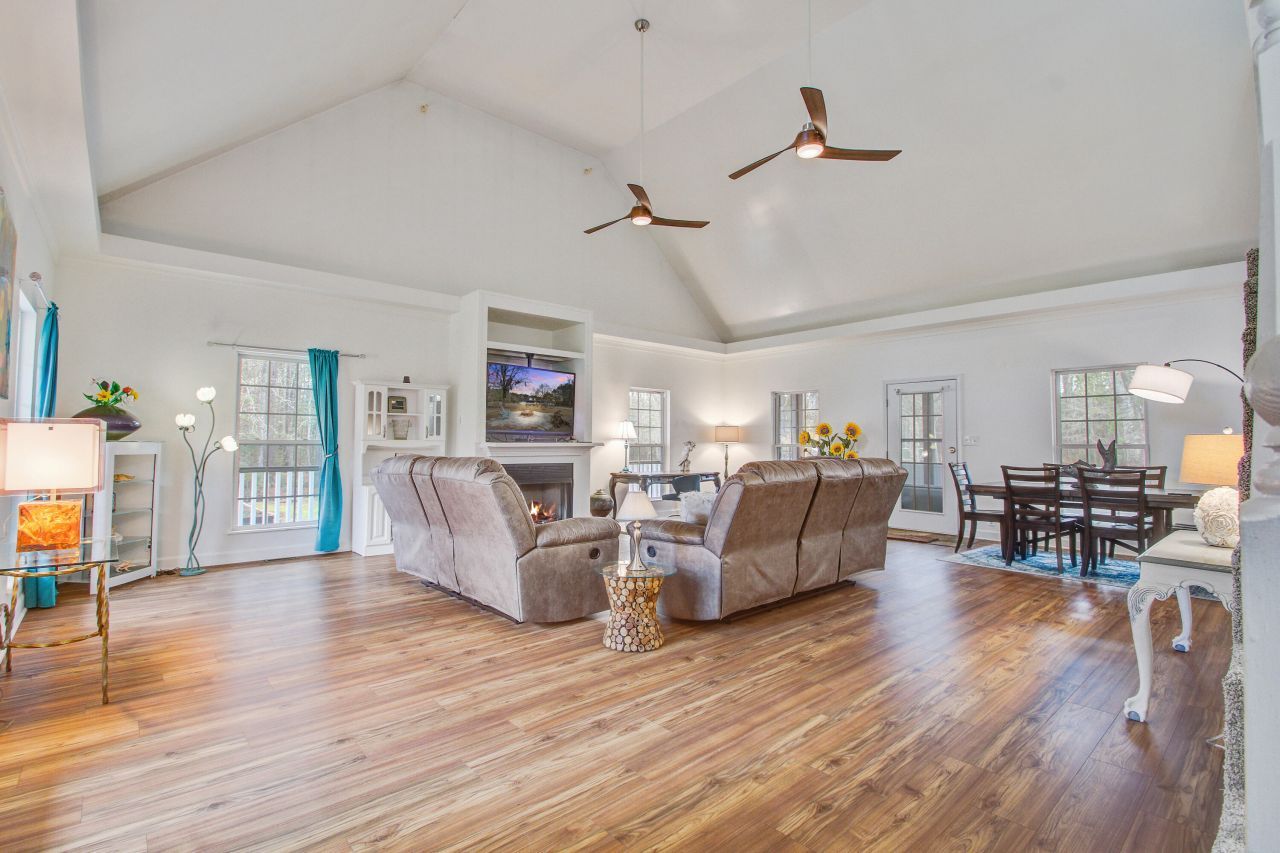 1214 Dehayville Drive Photo 7