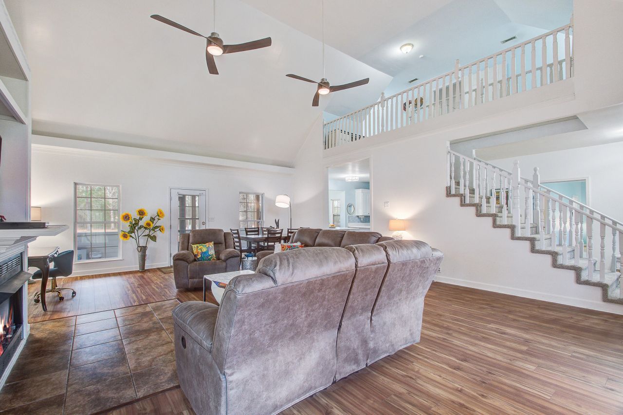 1214 Dehayville Drive Photo 9