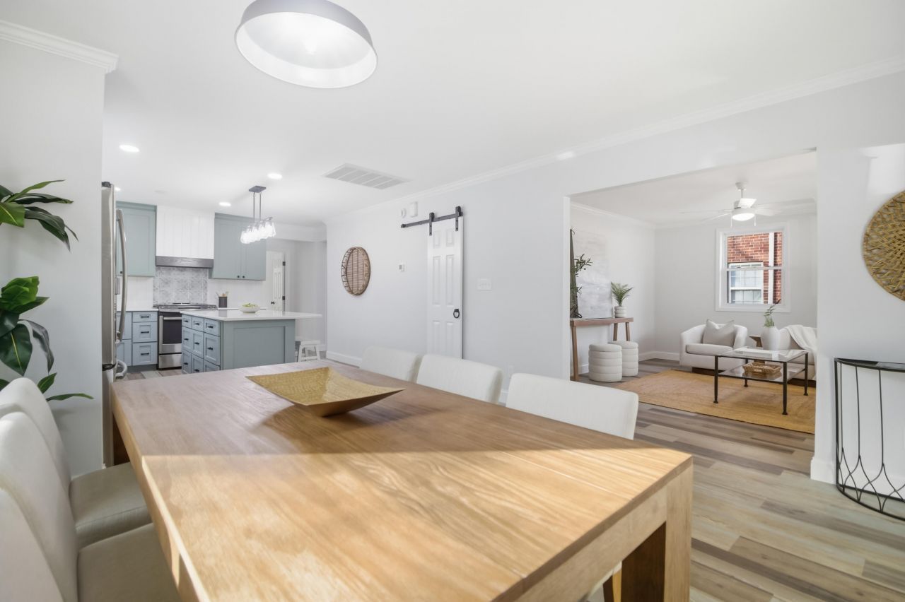 921 Hillsboro Drive Photo 11