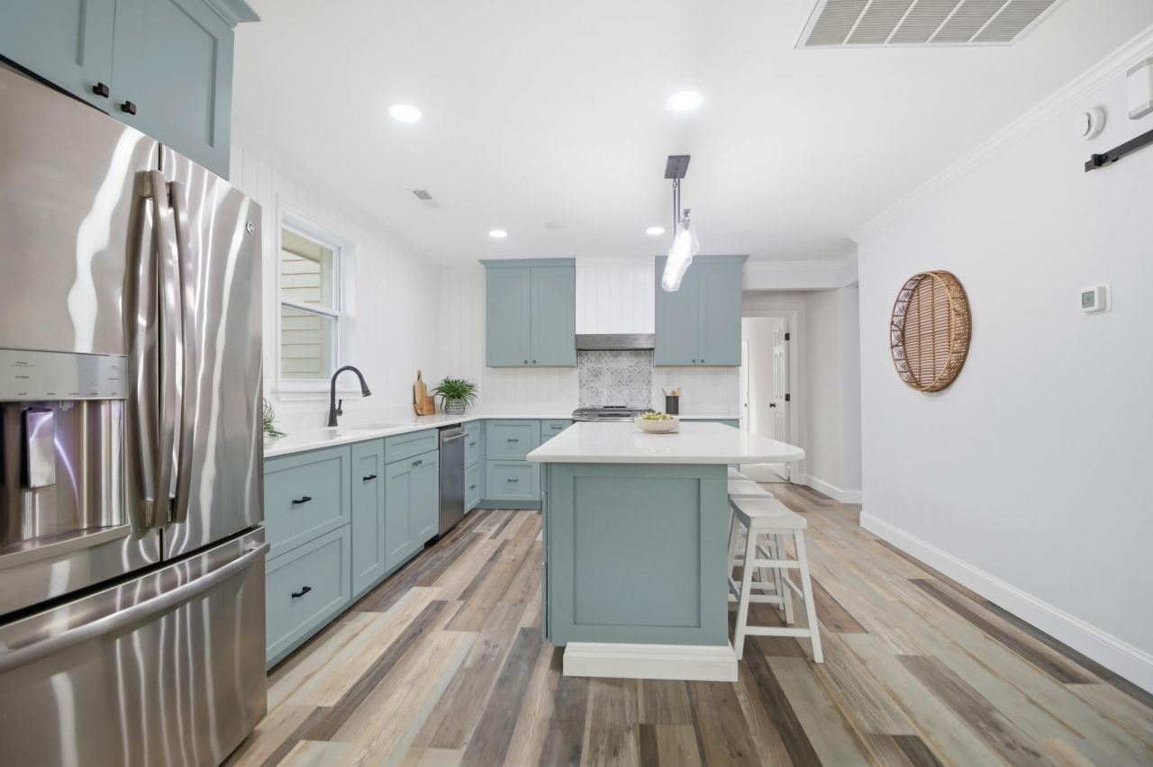 921 Hillsboro Drive Photo 13