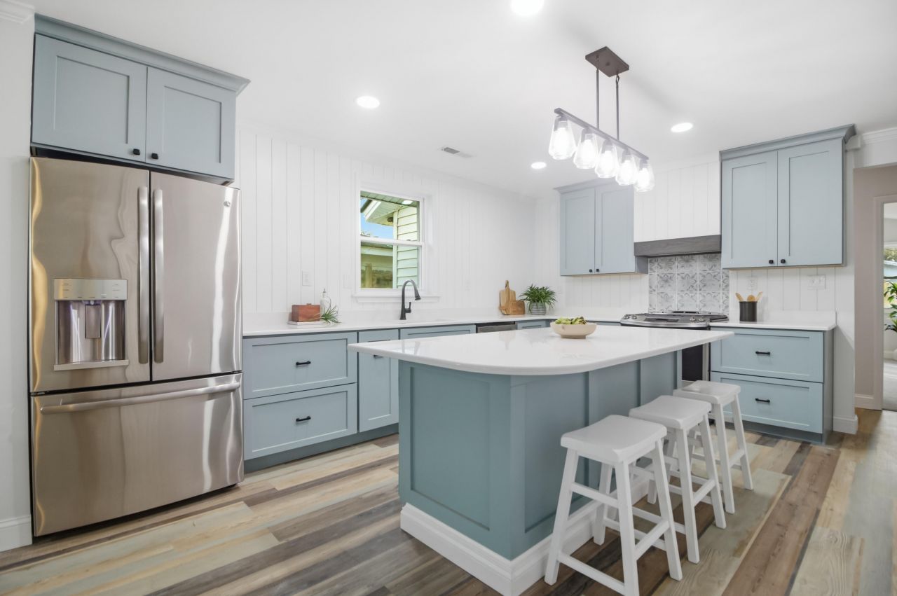 921 Hillsboro Drive Photo 14