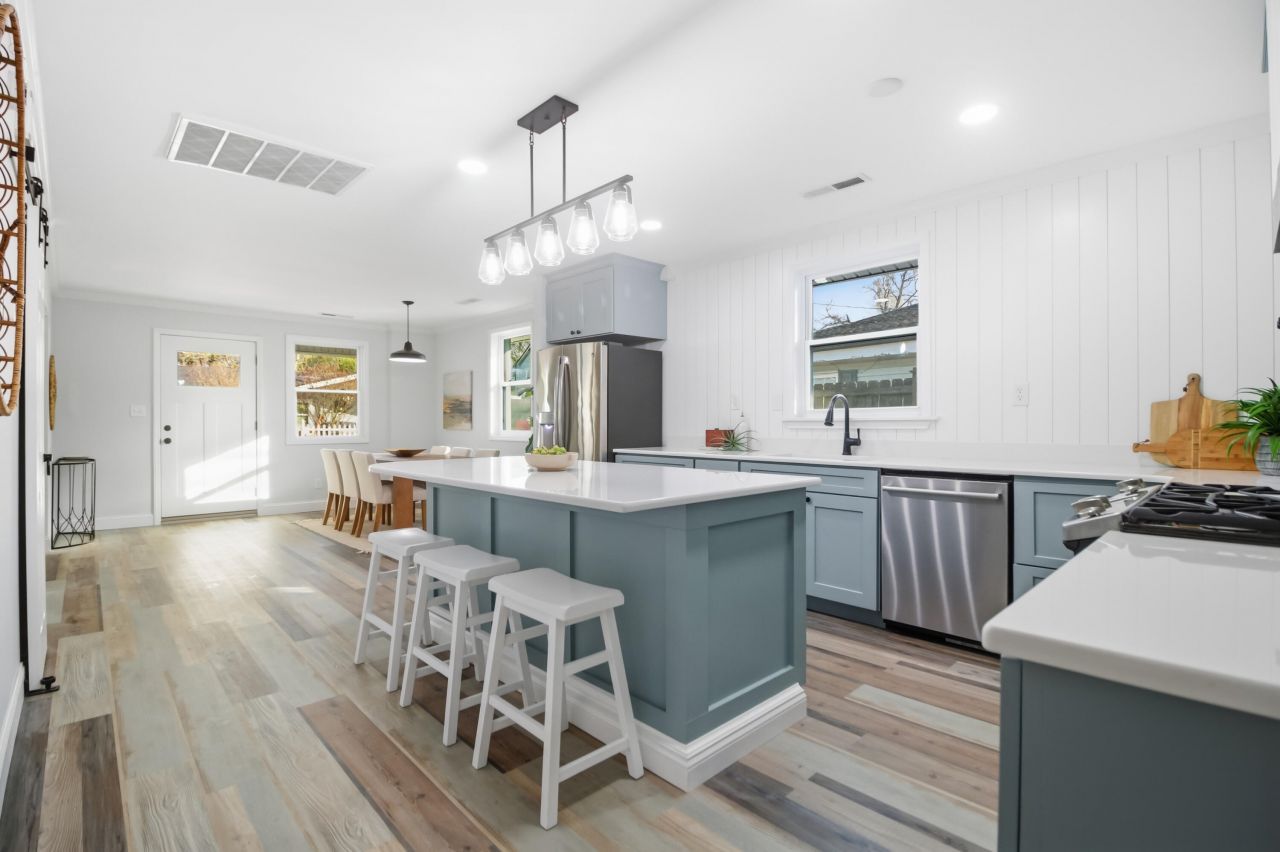 921 Hillsboro Drive Photo 15