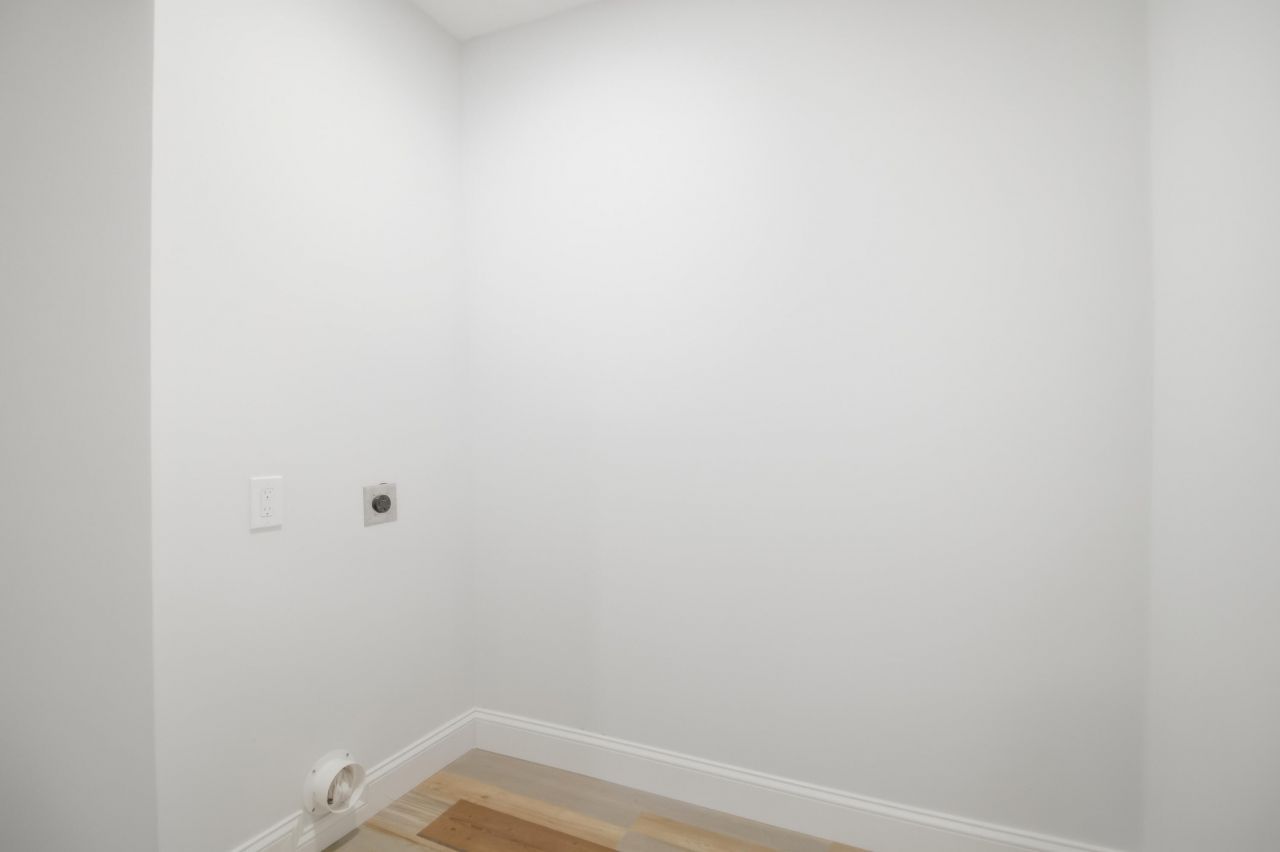 921 Hillsboro Drive Photo 19