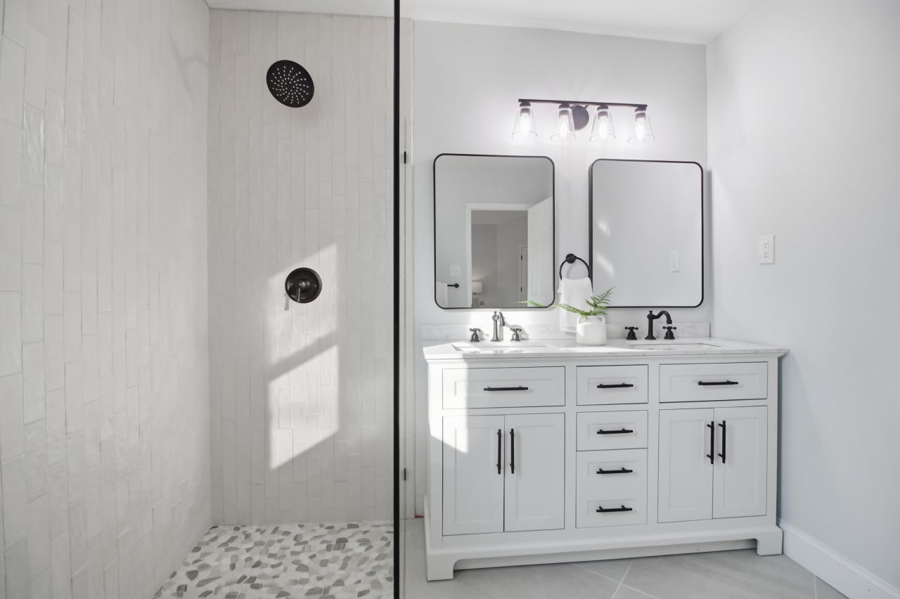 921 Hillsboro Drive Photo 25