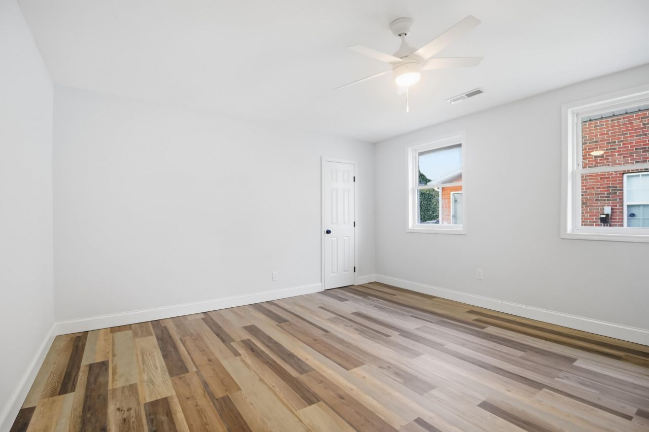 921 Hillsboro Drive Photo 31