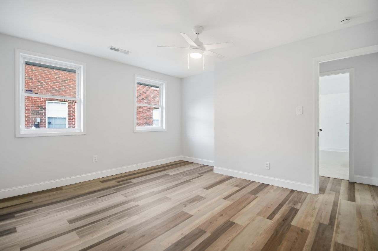 921 Hillsboro Drive Photo 32