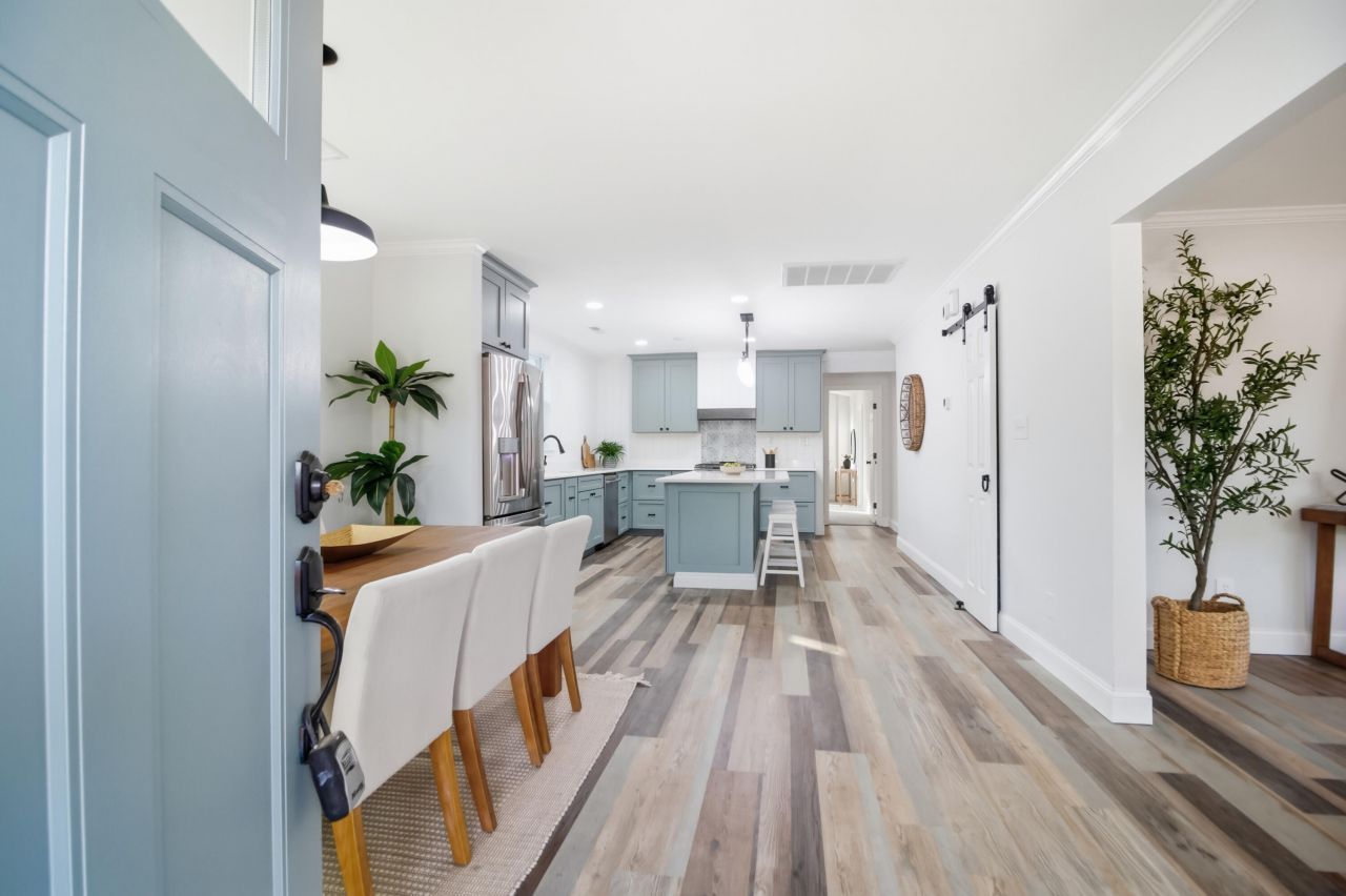 921 Hillsboro Drive Photo 5