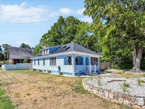 22 Bay View Avenue, Buzzards Bay, MA 02532