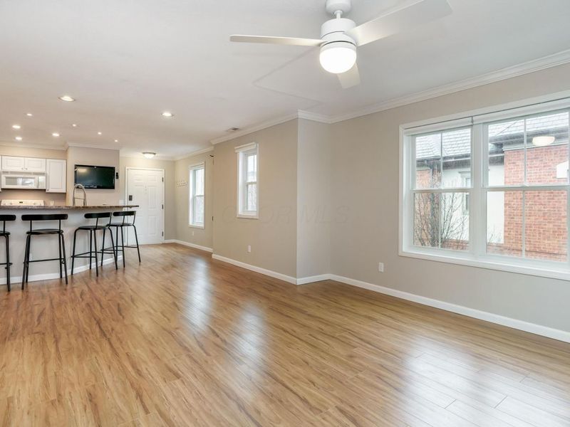 36 W Russell Street, Columbus, OH 43215 Photo 10