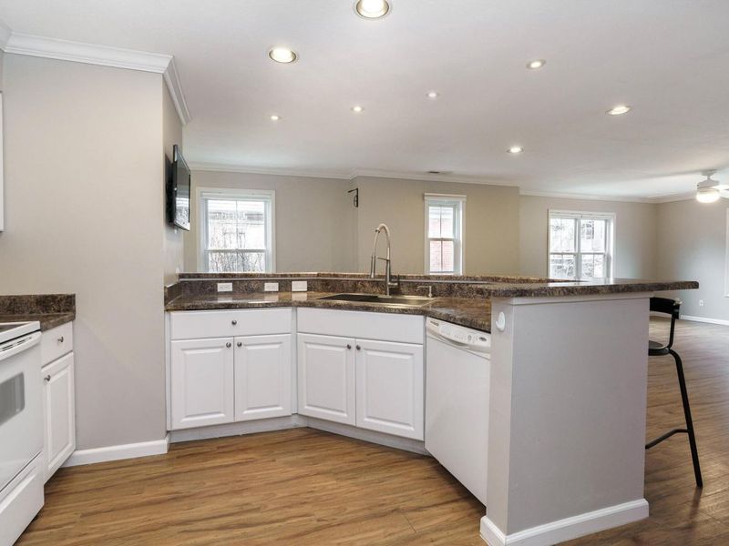 36 W Russell Street, Columbus, OH 43215 Photo 5