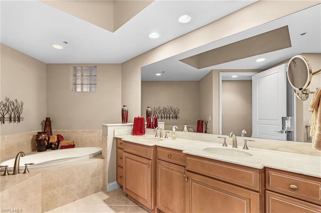 4137 Bay Beach Ln, Unit 522, Fort Myers Beach, FL 33931 Photo