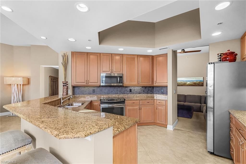 4137 Bay Beach Ln, Unit 522, Fort Myers Beach, FL 33931 Photo