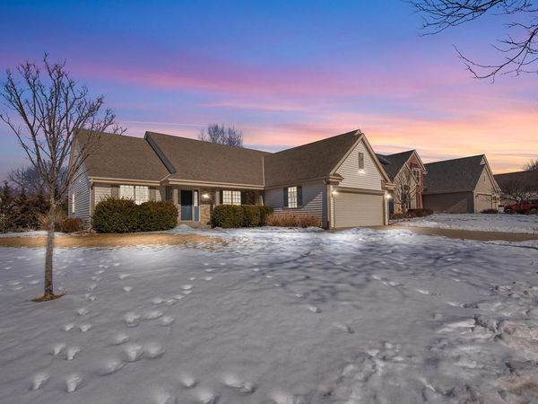 1960 Foxcroft LANE, Waukesha, WI 53189