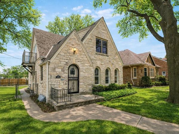 2951 N 70th STREET, Milwaukee, WI 53210