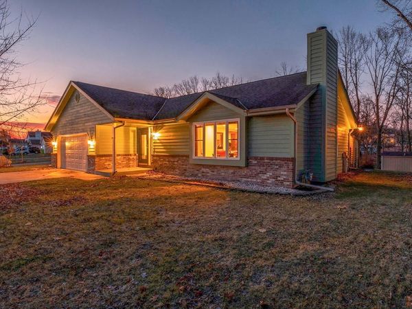 605 Cleveland AVENUE, Hartford, WI 53027