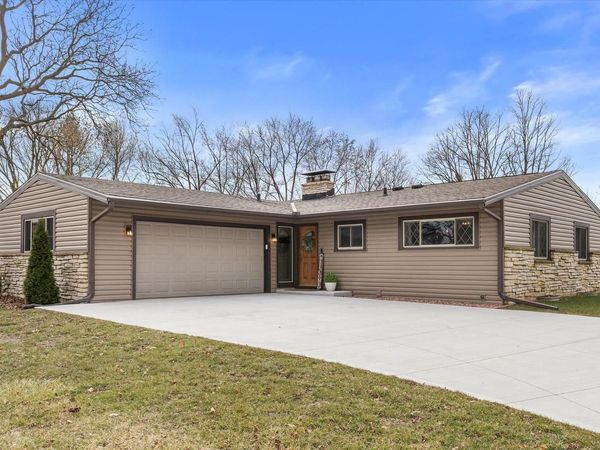 2365 S Green Links DRIVE, West Allis, WI 53227