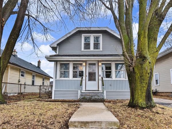 1203 Lincoln AVENUE, Waukesha, WI 53186