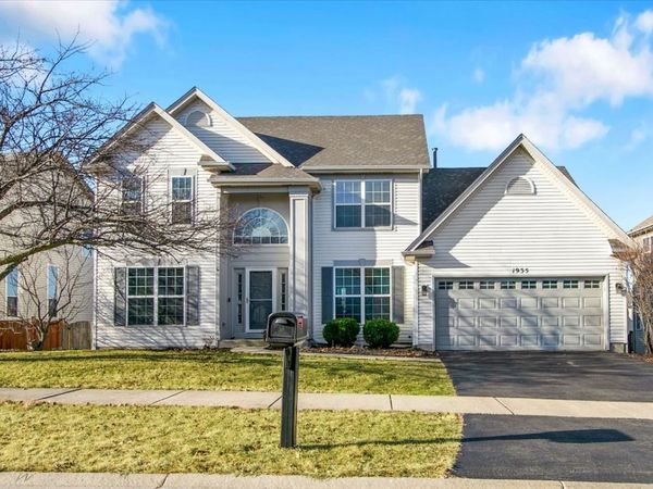 1935 Chesterfield Lane , Aurora, IL 60503