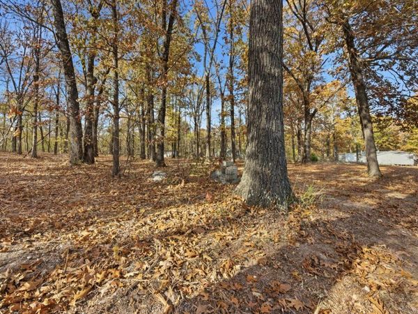 E 322 Lane , Grove, OK 74344