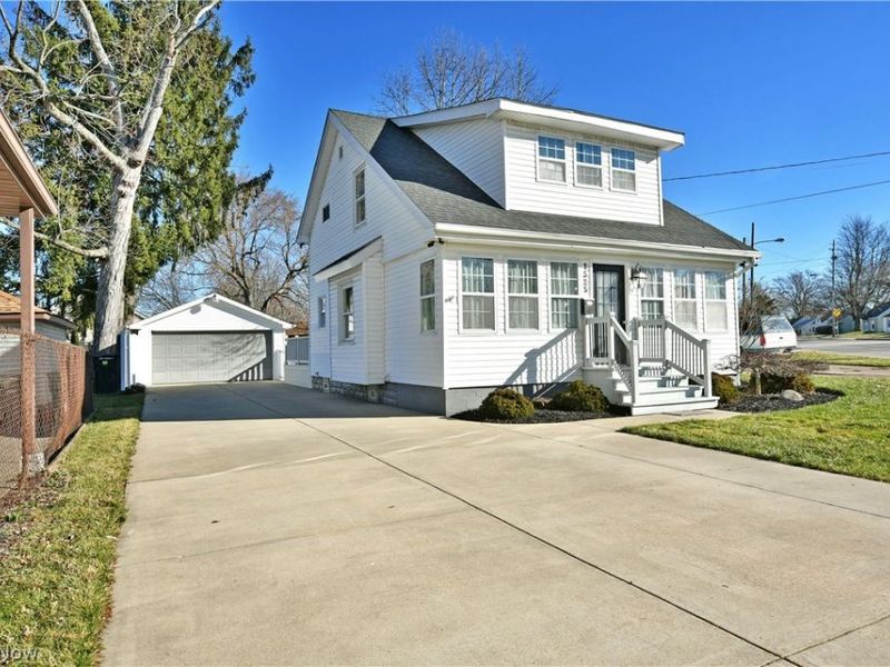 1525 Elm Road NE, Warren, OH 44483 Photo 2