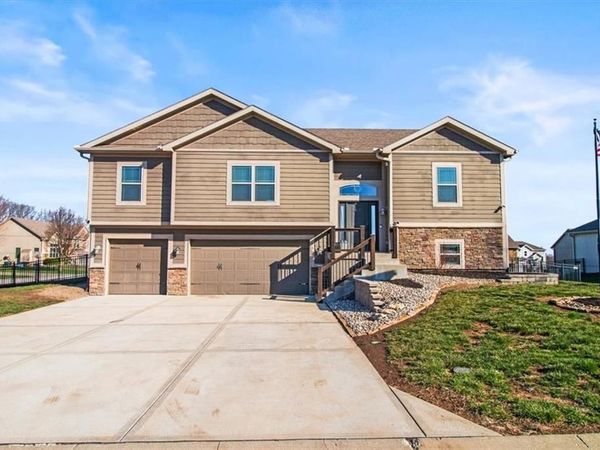 818 W Rader Street, Lone Jack, MO 64086
