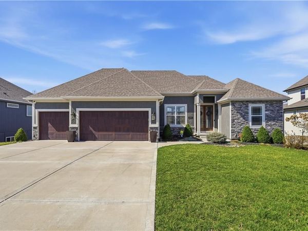 11300 N Michigan Avenue, Kansas City, MO 64155