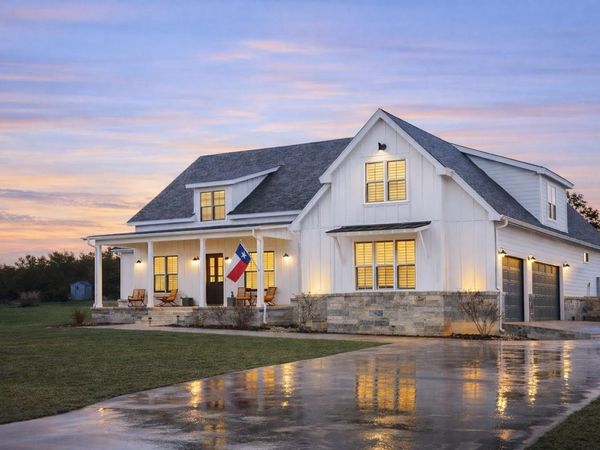 231 Hacienda PL, Dripping Springs, TX 78620