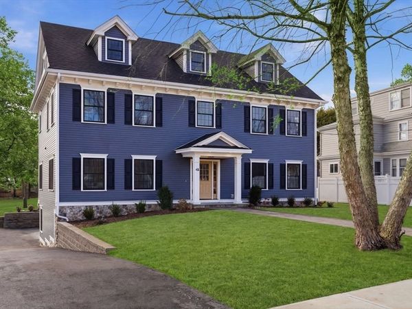 40 Foxcroft Rd, Winchester, MA 01890