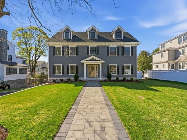 40 Foxcroft Rd, Winchester, MA 01890
