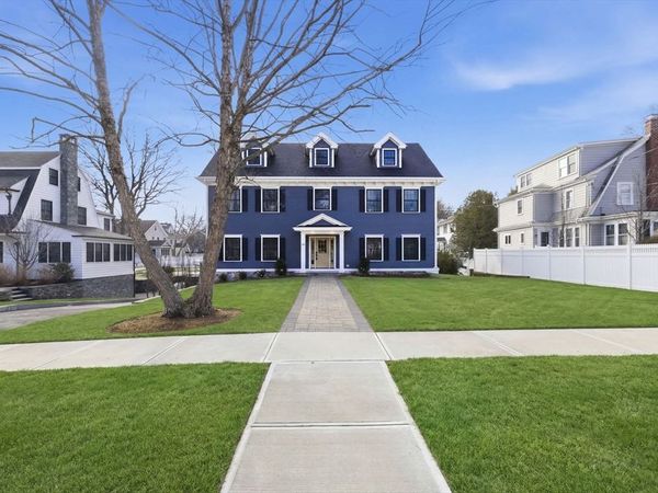 40 Foxcroft Rd, Winchester, MA 01890