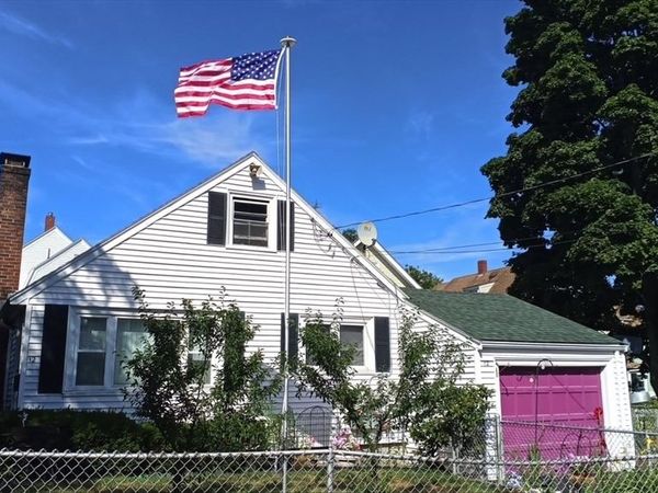 12 W Colony, Lynn, MA 01902