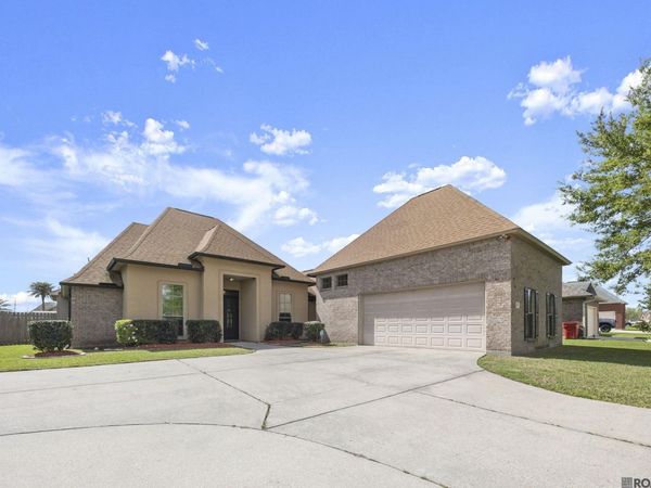 6142 Waterford Ln, Sorrento, LA 70778