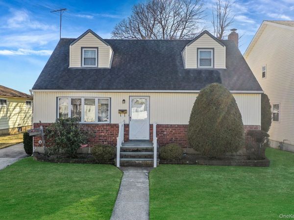 1826 Camp Avenue , Merrick, NY 11566