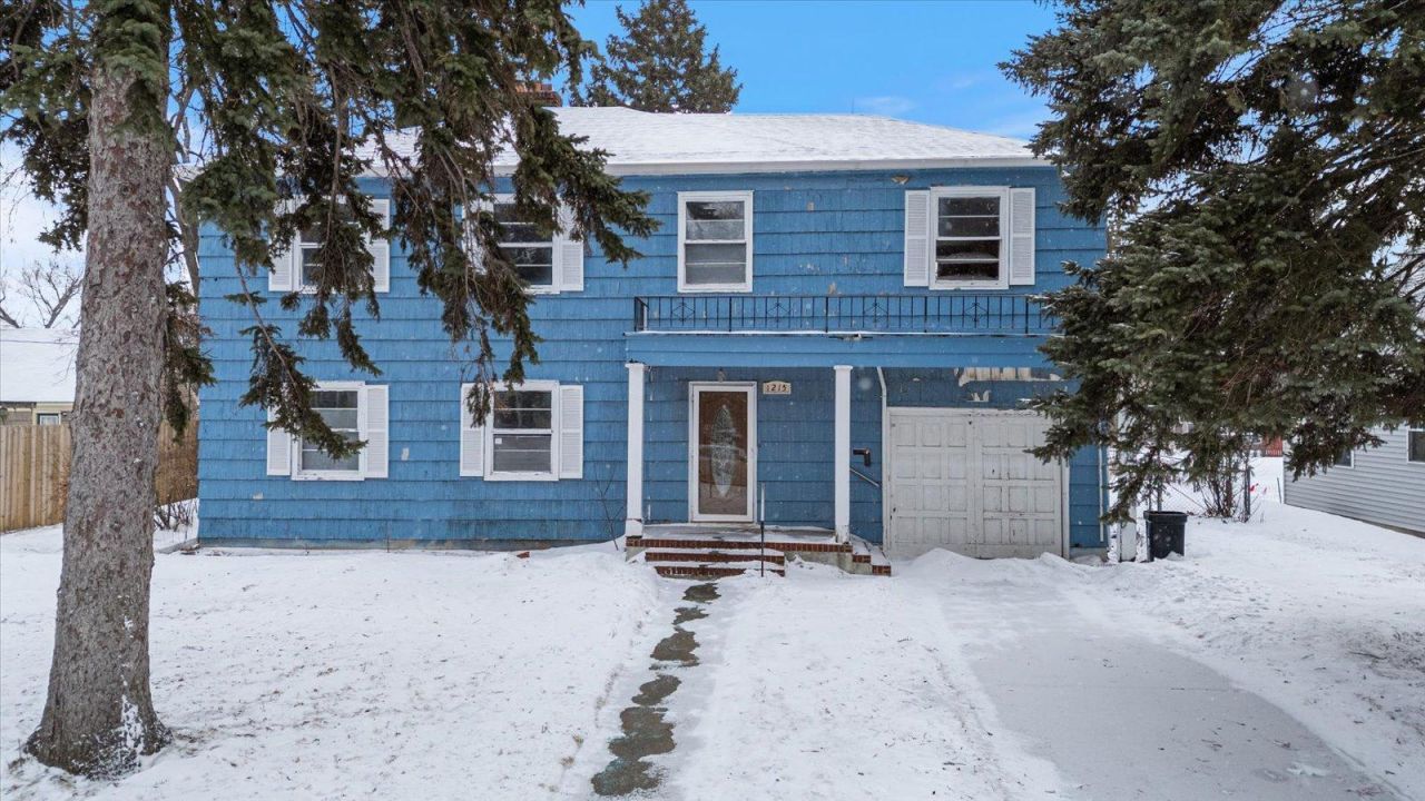 1215 5th Avenue S primary photo