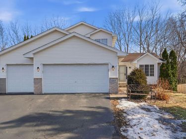 8824 Oregon Avenue N, Brooklyn Park, MN 55445