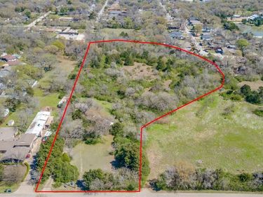 930 N Prairie Creek Road, Dallas, TX 75217