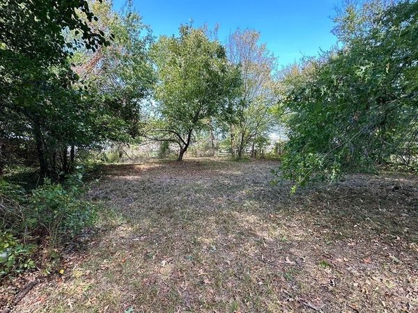 1306 S 5th Street, Bonham, TX 75418