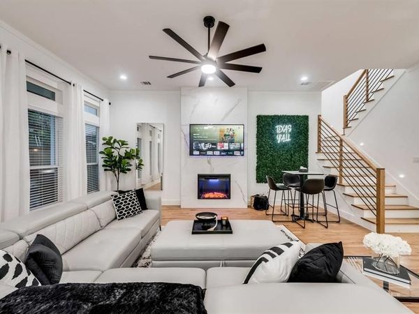 2015 S Ewing Avenue, Dallas, TX 75216