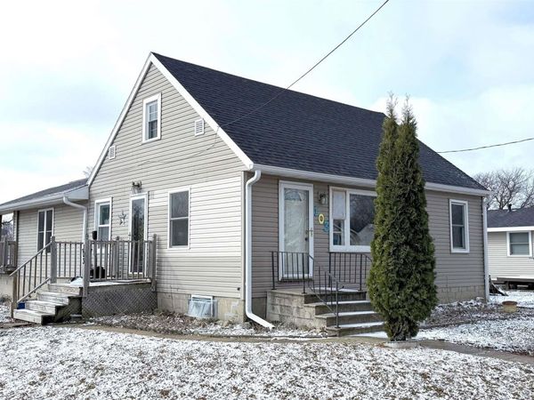 103 27th Street SW, Mason City, IA 50401