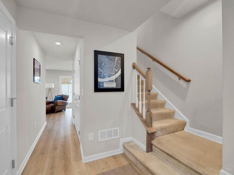 34 Wentworth Lane, Deer Park, OH 45236 Photo 2