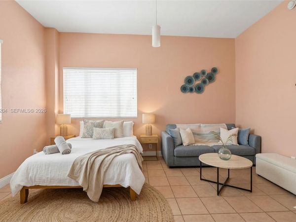 255 W 24th St, Unit 107, Miami Beach, FL 33140