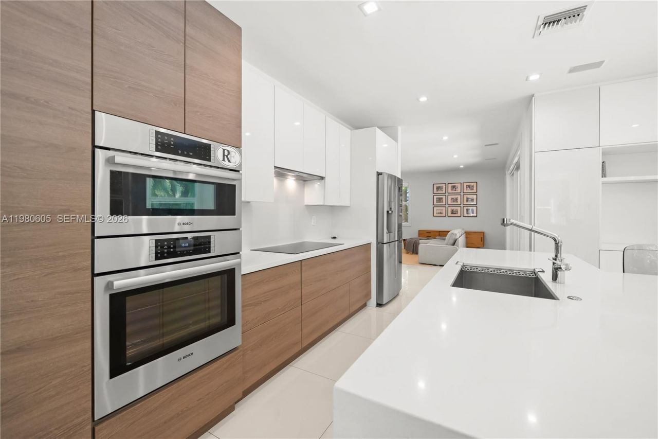 5700 SW 86th Street, South Miami, FL 33143 Photo