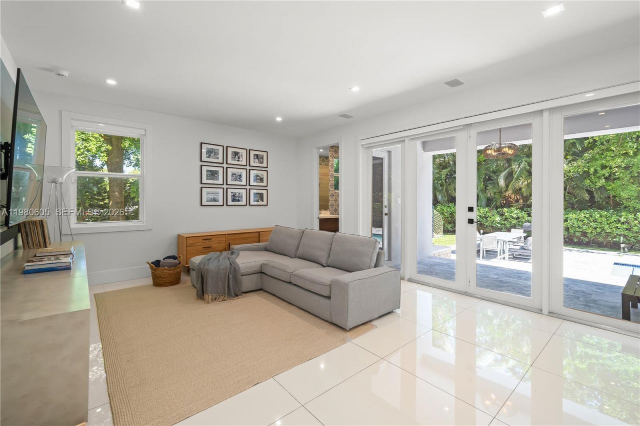 5700 SW 86th Street, South Miami, FL 33143 Photo