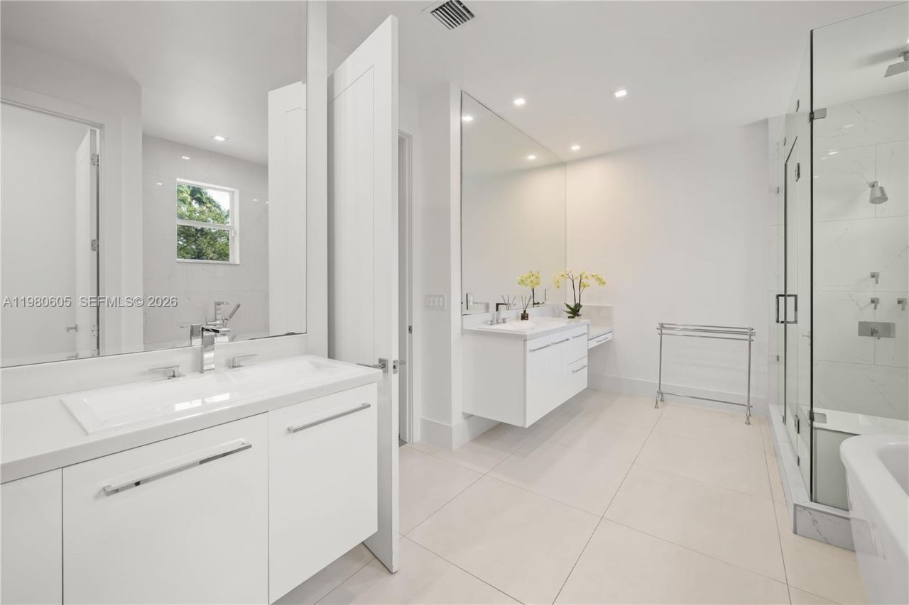 5700 SW 86th Street, South Miami, FL 33143 Photo