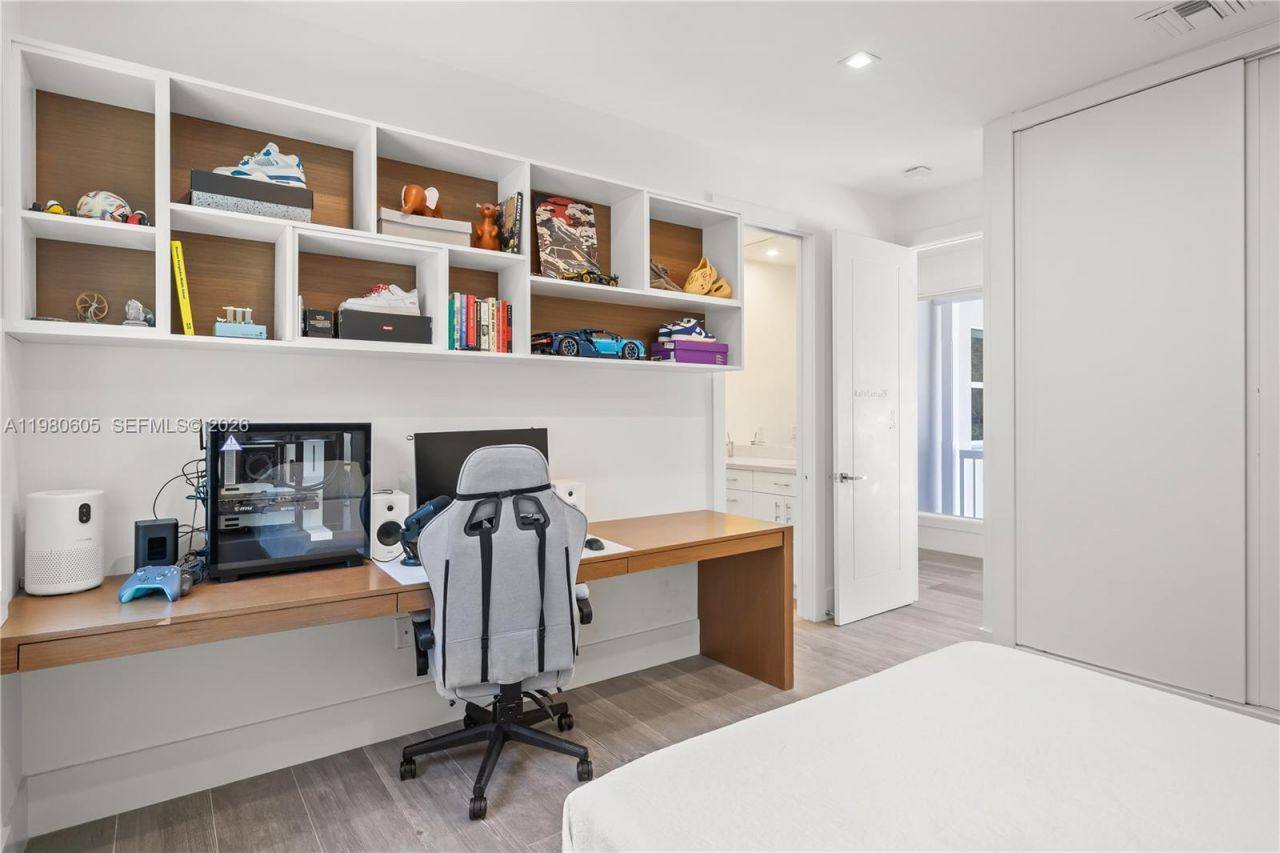 5700 SW 86th Street, South Miami, FL 33143 Photo